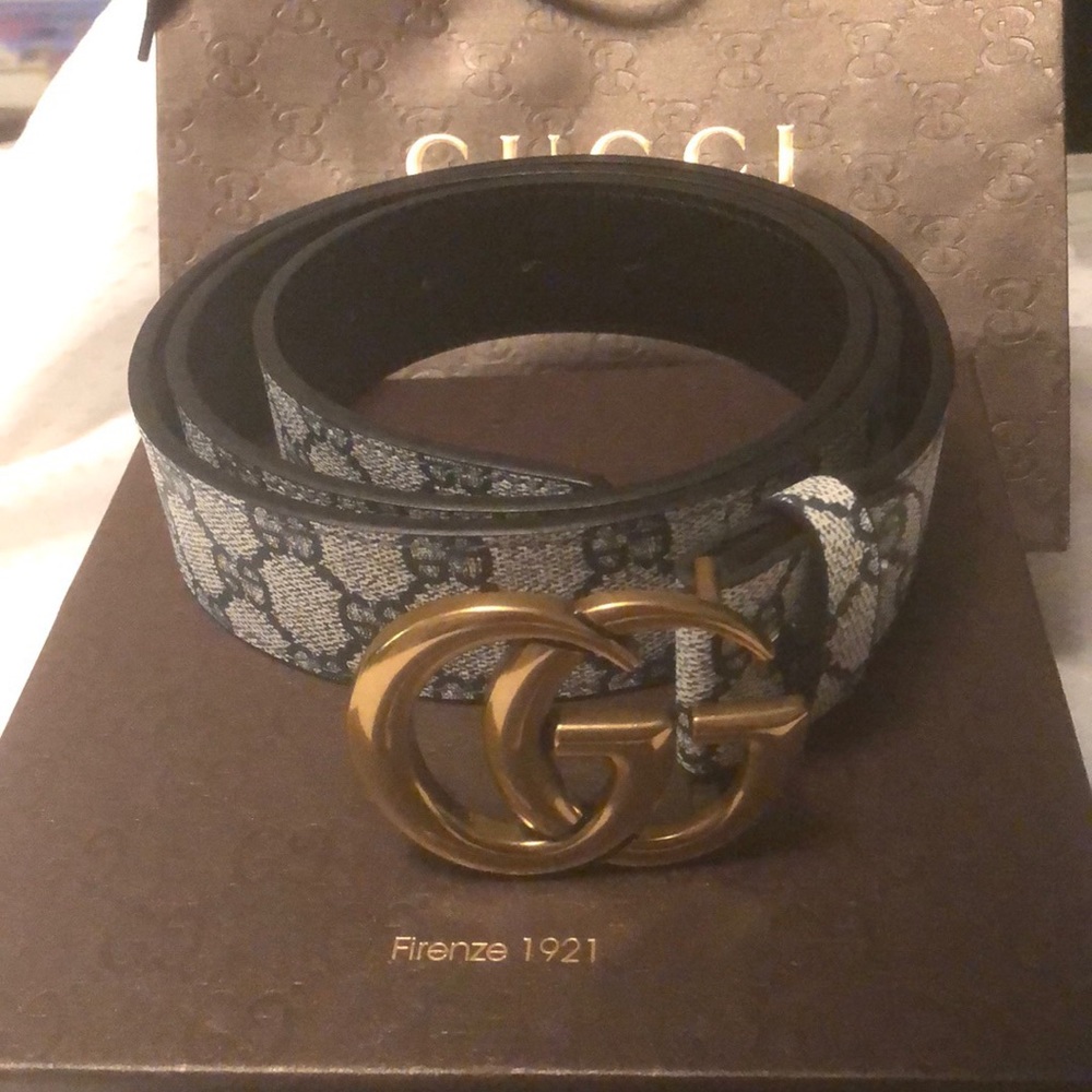 White/navy blue gucci belt